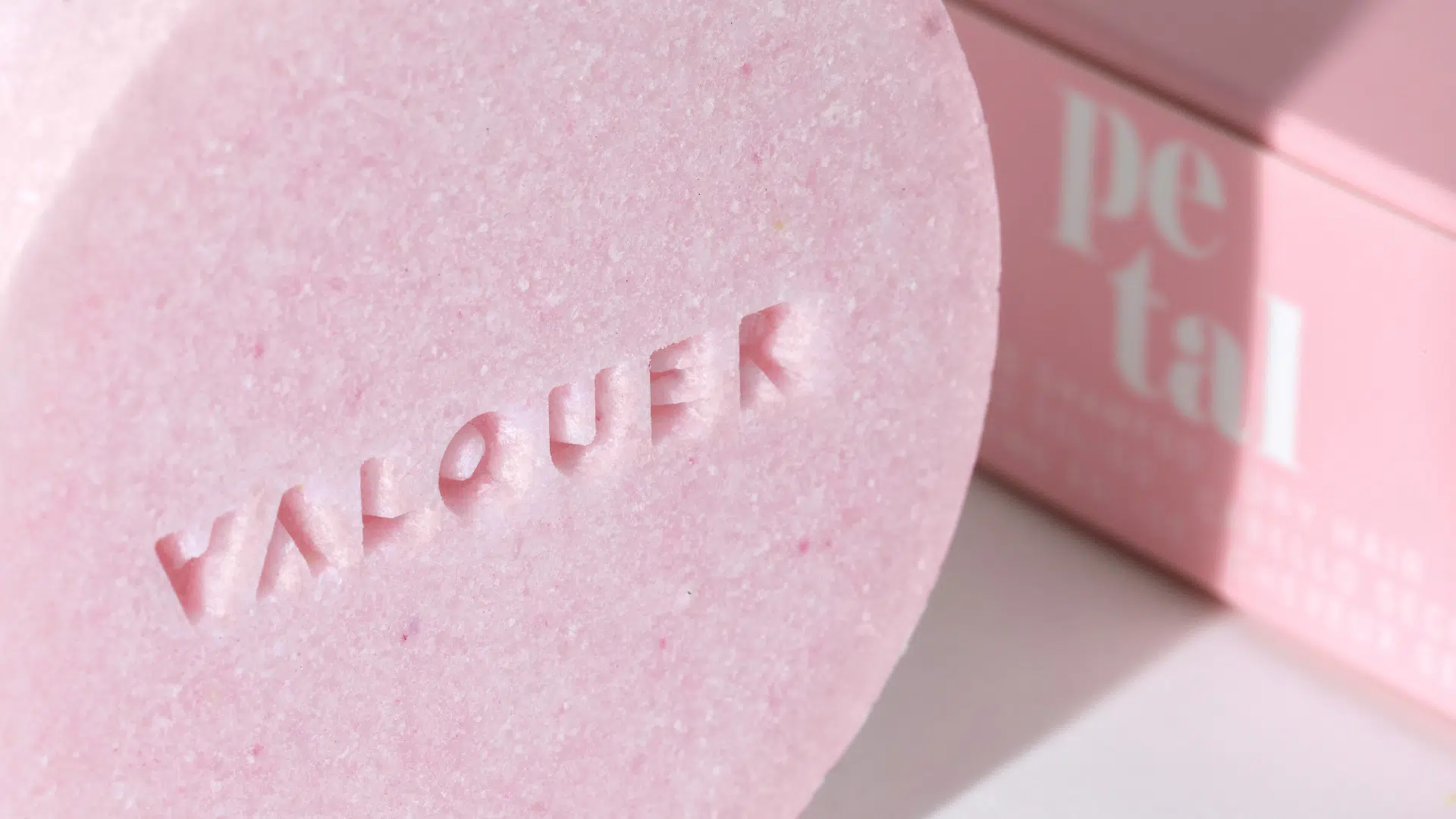Diseño de producto y packaging para champú sólido, Valquer, 2019 Diseño de producto y packaging para champú sólido, Valquer, 2019