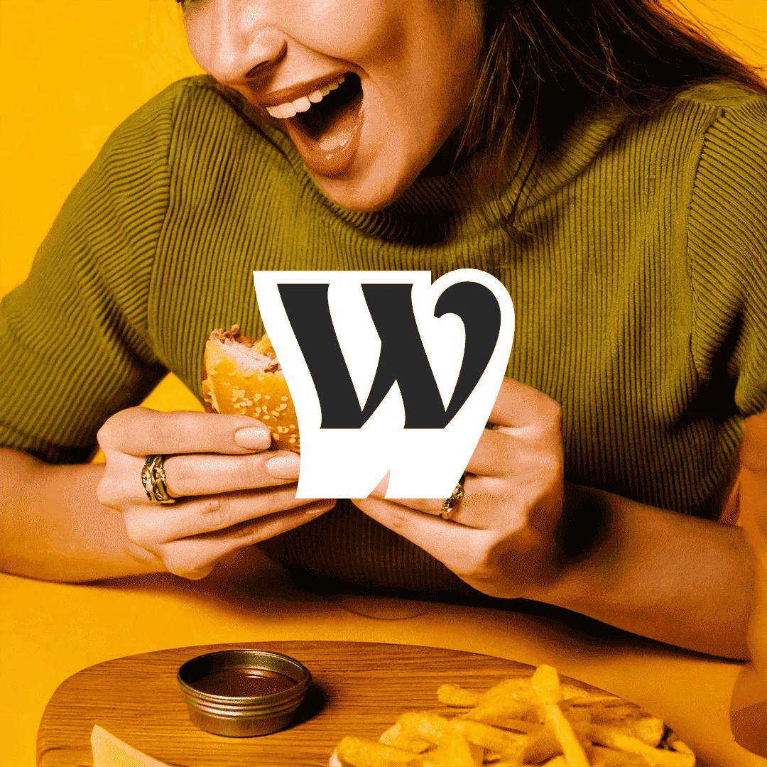 WONDERFOOD-Chica comiendo Viviendas Avalon