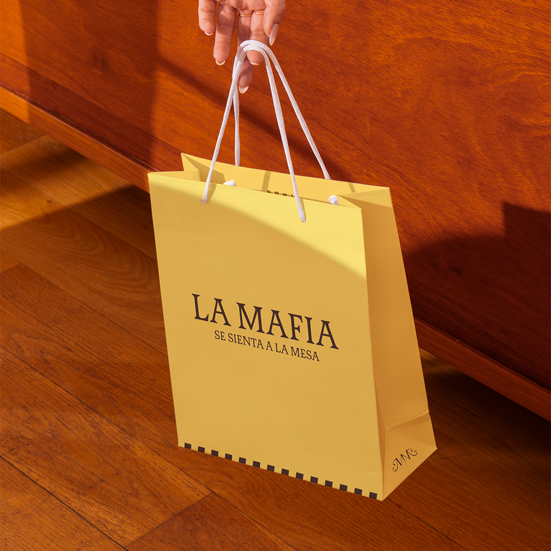 Diseño bolsa take away La Mafia Se Sienta a la Mesa